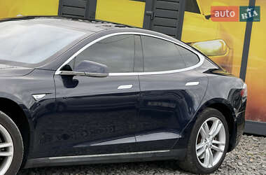 Лифтбек Tesla Model S 2013 в 