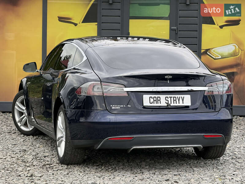 Лифтбек Tesla Model S 2013 в Стрые