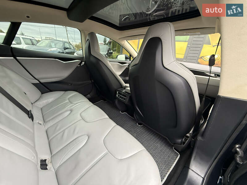 Лифтбек Tesla Model S 2013 в Стрые