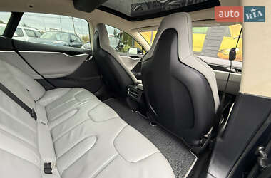 Лифтбек Tesla Model S 2013 в 