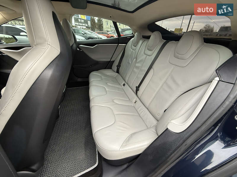 Лифтбек Tesla Model S 2013 в Стрые