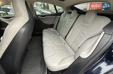 Лифтбек Tesla Model S 2013 в 