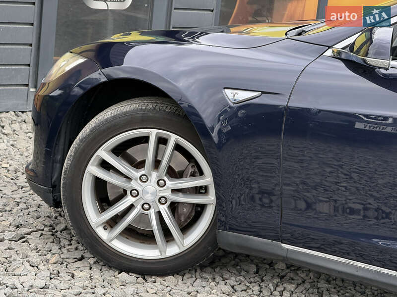 Лифтбек Tesla Model S 2013 в Стрые
