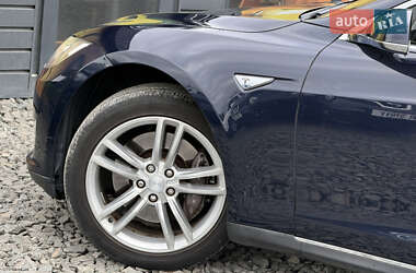 Лифтбек Tesla Model S 2013 в 