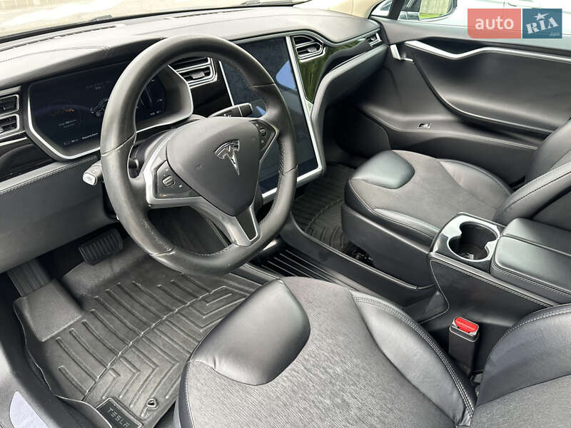 Лифтбек Tesla Model S 2015 в Хмельницком фото 2 Лифтбек Tesla Model S 2015 в Хмельницком