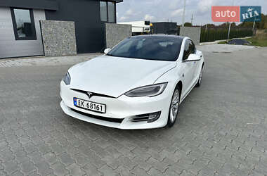 Лифтбек Tesla Model S 2018 в Львове