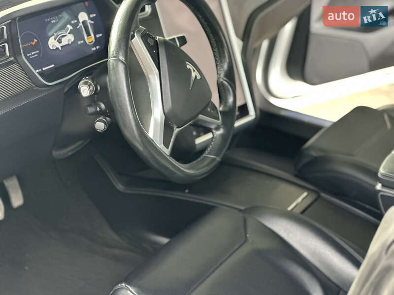 Ліфтбек Tesla Model S 2018 в Львові