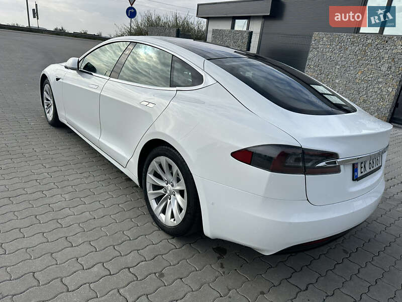 Ліфтбек Tesla Model S 2018 в Львові