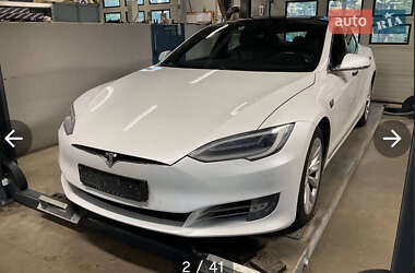 Лифтбек Tesla Model S 2018 в 