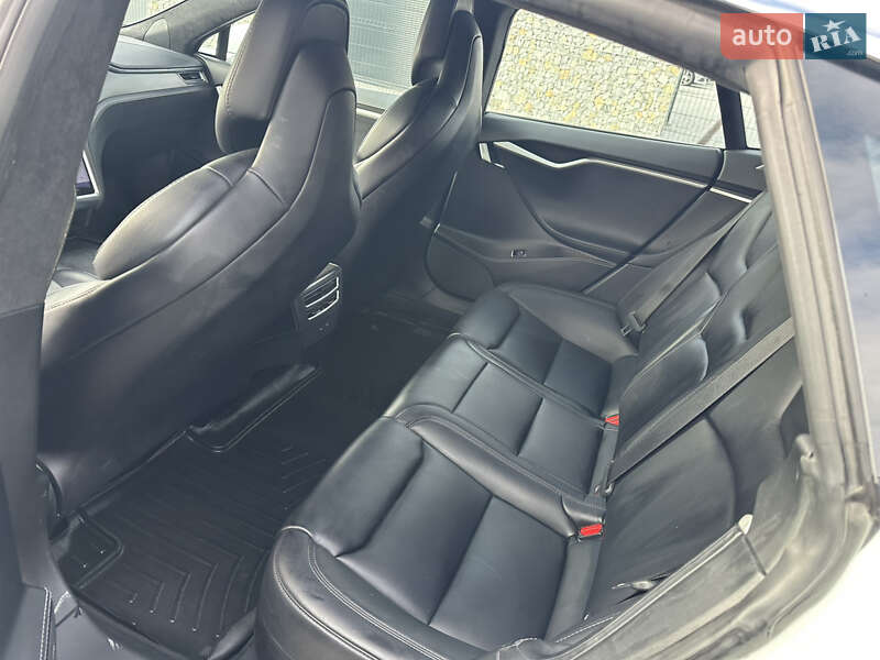 Ліфтбек Tesla Model S 2018 в Львові