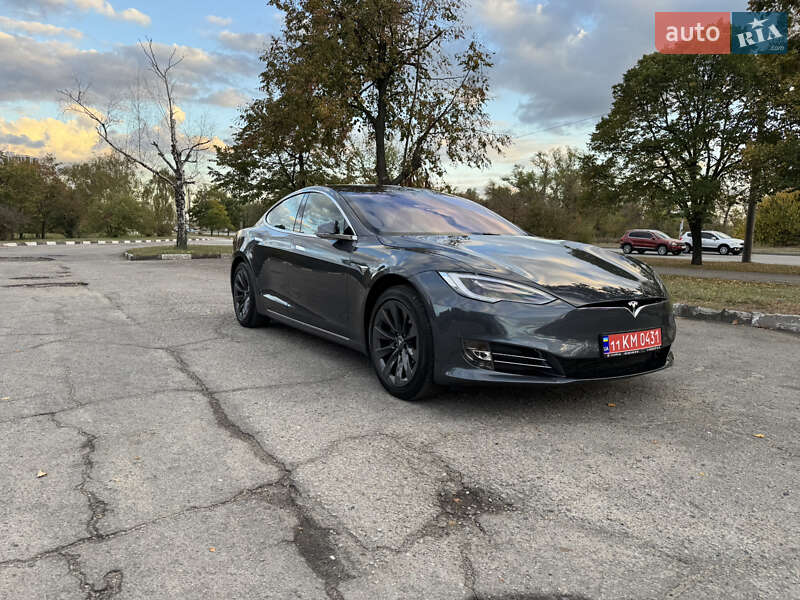 Ліфтбек Tesla Model S 2020 в Запоріжжі