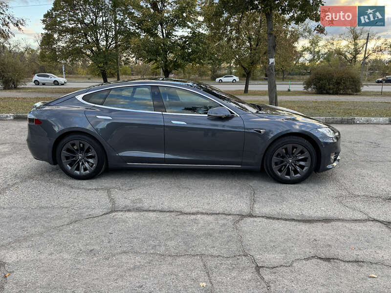 Лифтбек Tesla Model S 2020 в Запорожье фото 14 Лифтбек Tesla Model S 2020 в Запорожье