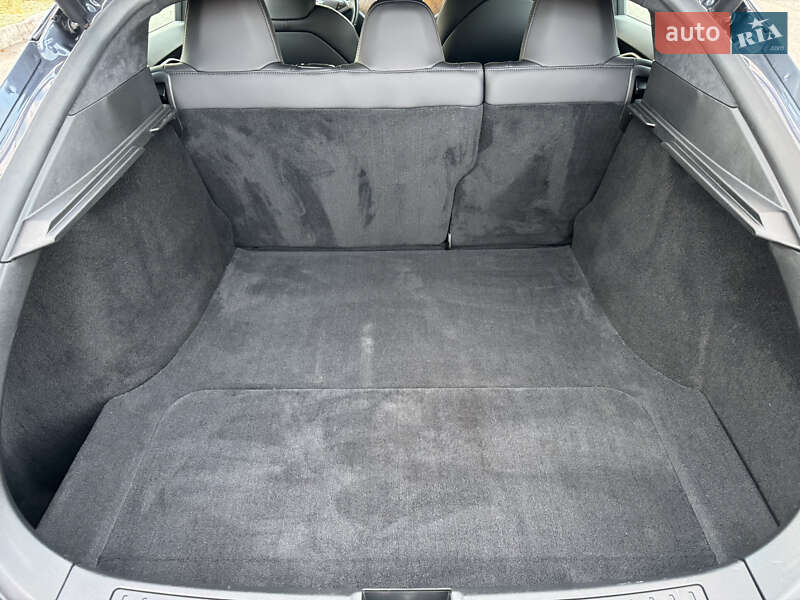 Ліфтбек Tesla Model S 2020 в Запоріжжі