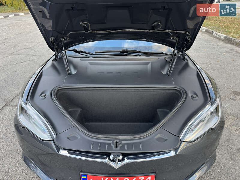 Ліфтбек Tesla Model S 2020 в Запоріжжі