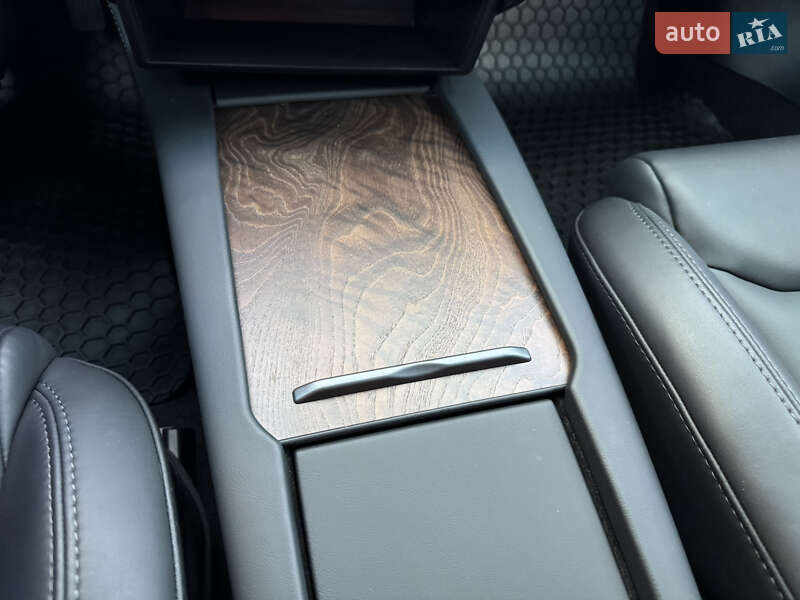 Ліфтбек Tesla Model S 2020 в Запоріжжі