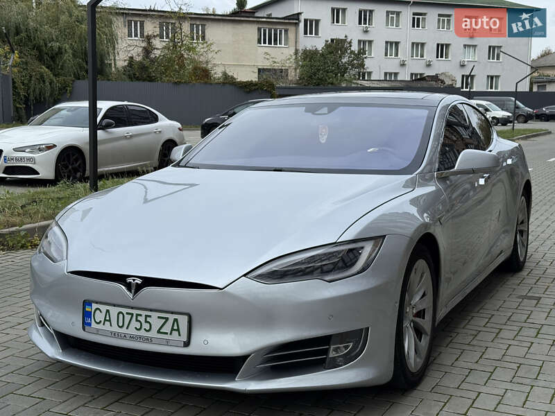 Ліфтбек Tesla Model S 2016 в Житомирі