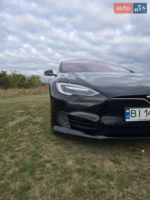 Ліфтбек Tesla Model S 2016 в Полтаві фото 11 Ліфтбек Tesla Model S 2016 в Полтаві