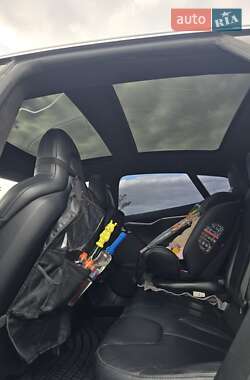 Ліфтбек Tesla Model S 2016 в 