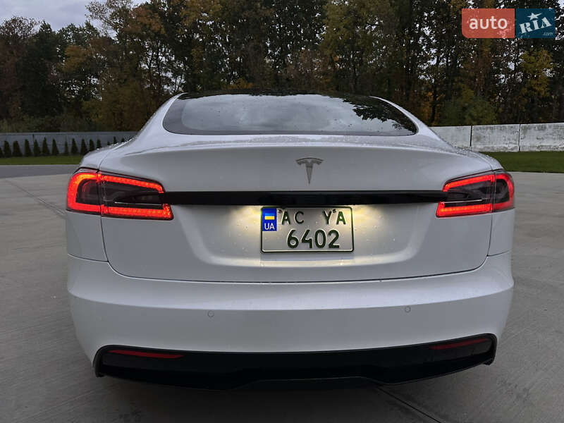 Лифтбек Tesla Model S 2021 в Рованцах