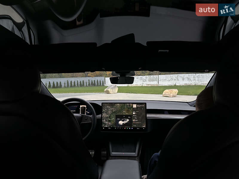 Лифтбек Tesla Model S 2021 в Рованцах