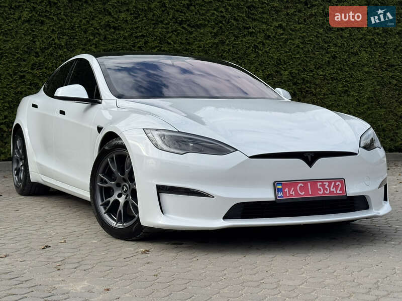 Лифтбек Tesla Model S 2024 в 