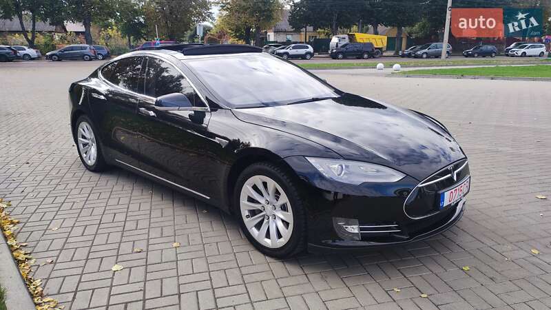 Ліфтбек Tesla Model S 2014 в Житомирі