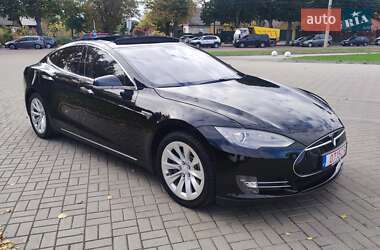 Лифтбек Tesla Model S 2014 в 