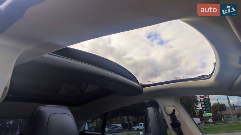 Ліфтбек Tesla Model S 2014 в Житомирі