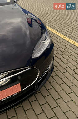 Лифтбек Tesla Model S 2014 в 