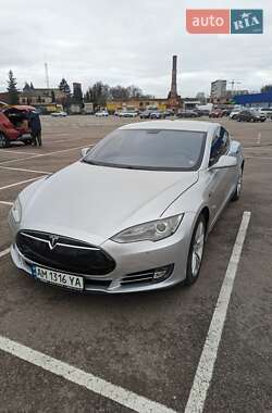 Лифтбек Tesla Model S 2014 в 