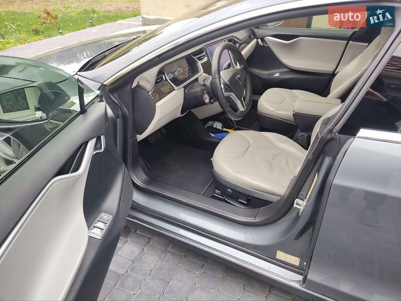 Лифтбек Tesla Model S 2013 в Василькове