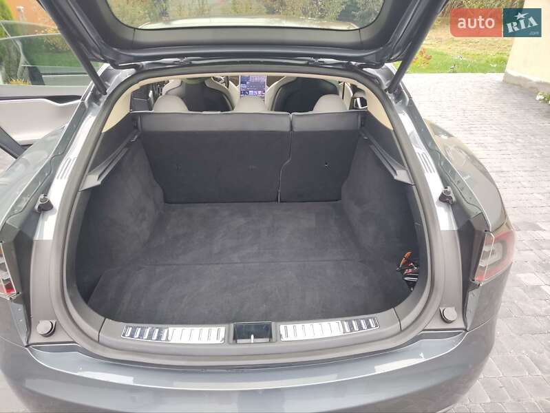Лифтбек Tesla Model S 2013 в Василькове