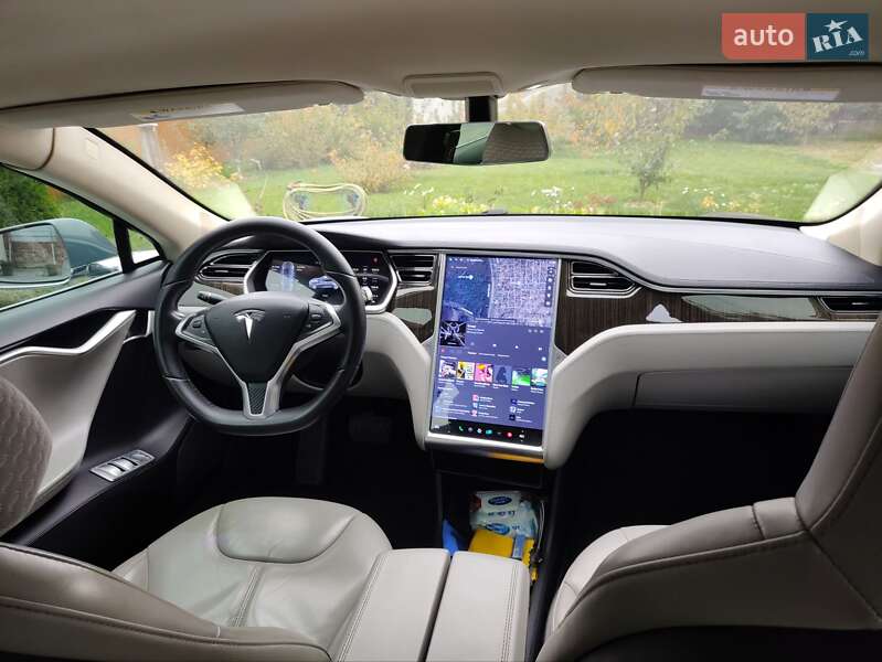 Лифтбек Tesla Model S 2013 в Василькове