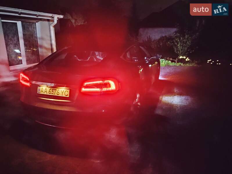 Лифтбек Tesla Model S 2013 в Василькове