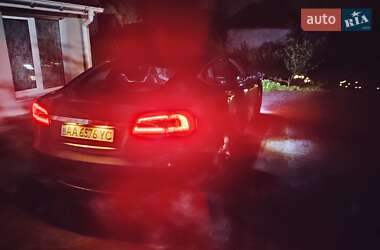Ліфтбек Tesla Model S 2013 в 