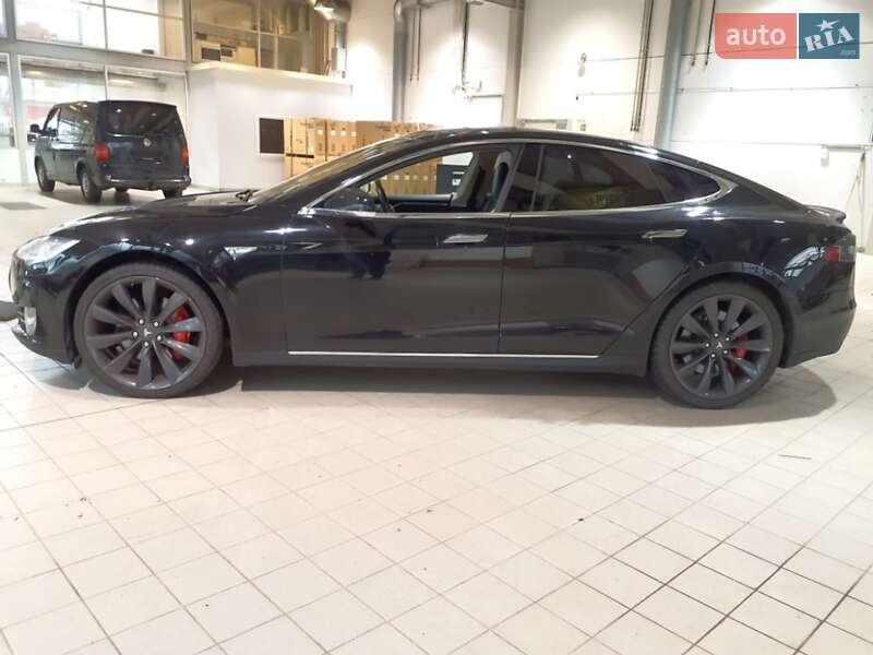 Ліфтбек Tesla Model S 2014 в Києві фото 18 Ліфтбек Tesla Model S 2014 в Києві
