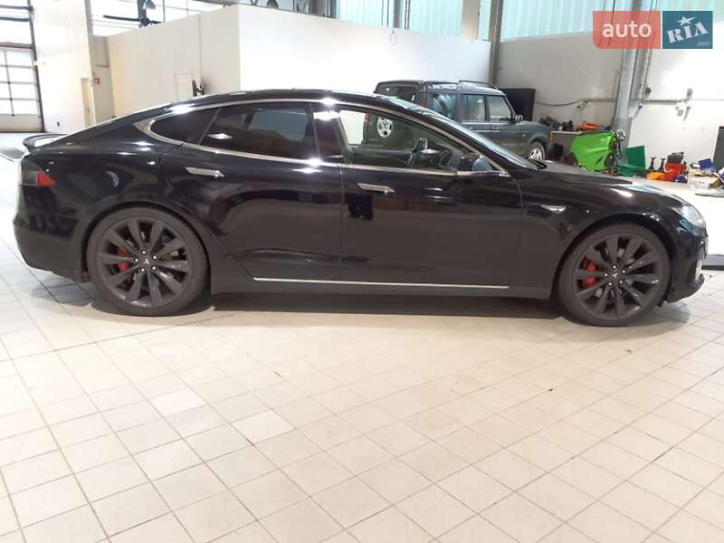 Ліфтбек Tesla Model S 2014 в Києві фото 22 Ліфтбек Tesla Model S 2014 в Києві
