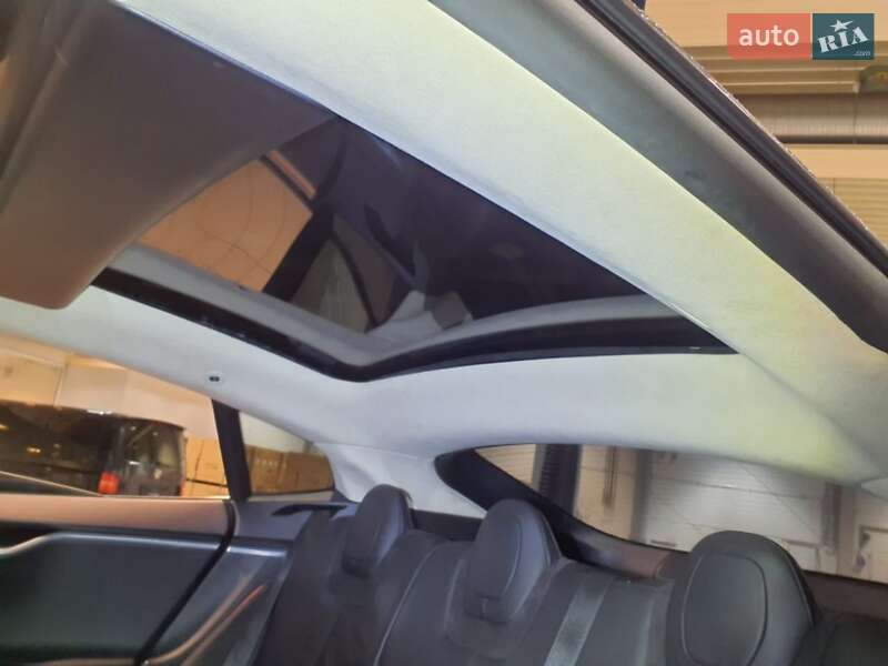 Ліфтбек Tesla Model S 2014 в Києві фото 32 Ліфтбек Tesla Model S 2014 в Києві