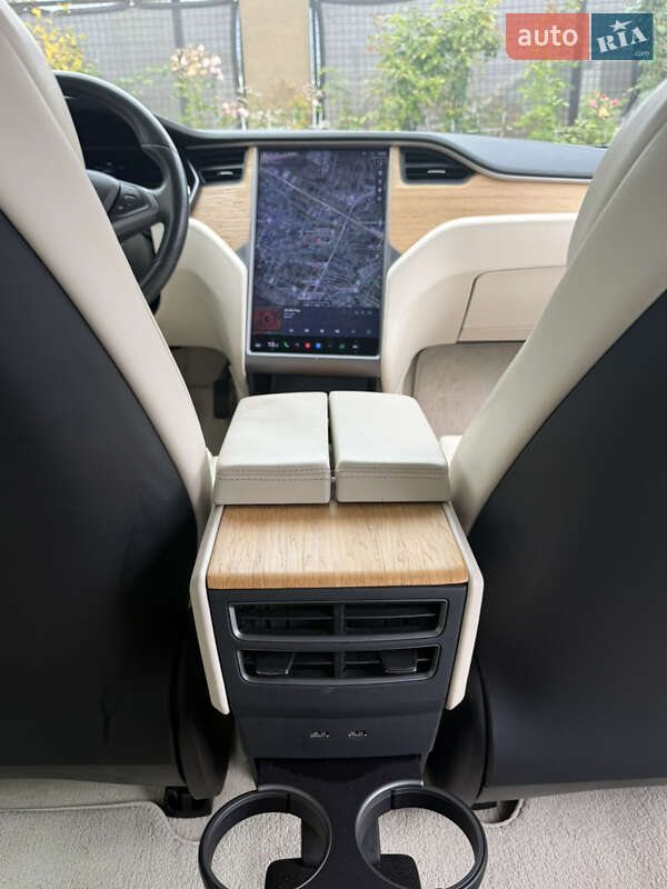 Лифтбек Tesla Model S 2018 в Львове фото 13 Лифтбек Tesla Model S 2018 в Львове