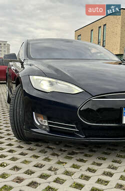 Лифтбек Tesla Model S 2014 в 