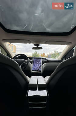 Лифтбек Tesla Model S 2014 в 
