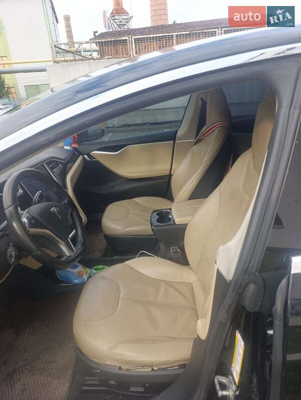 Ліфтбек Tesla Model S 2013 в Новояворівську