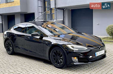 Лифтбек Tesla Model S 2018 в Львове