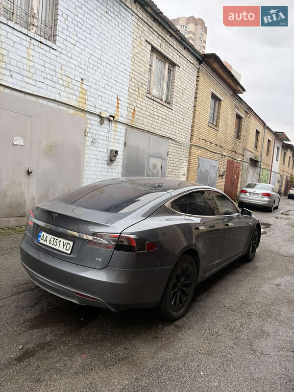 Лифтбек Tesla Model S 2013 в Киеве фото 13 Лифтбек Tesla Model S 2013 в Киеве