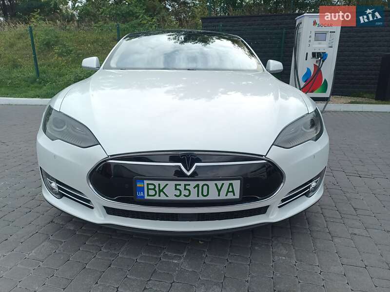 Лифтбек Tesla Model S 2015 в Ровно фото 6 Лифтбек Tesla Model S 2015 в Ровно