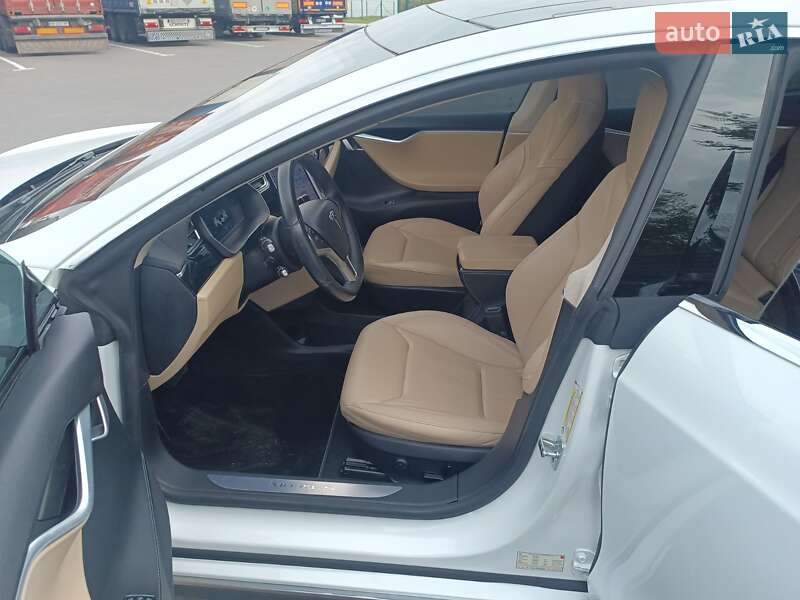 Лифтбек Tesla Model S 2015 в Ровно фото 31 Лифтбек Tesla Model S 2015 в Ровно
