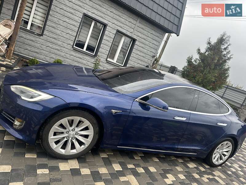 Tesla Model S 2017