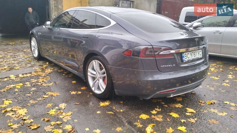 Ліфтбек Tesla Model S 2015 в Львові фото 8 Ліфтбек Tesla Model S 2015 в Львові