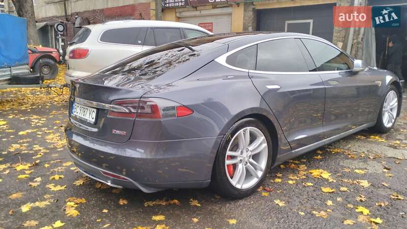 Ліфтбек Tesla Model S 2015 в Львові фото 10 Ліфтбек Tesla Model S 2015 в Львові