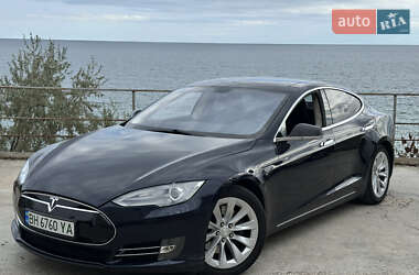 Лифтбек Tesla Model S 2013 в 